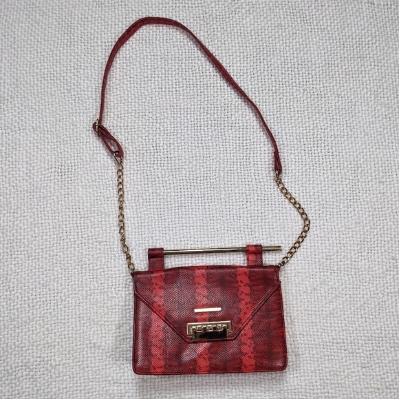 New‎ Rampage Wild Snake Red Faux Snake Skin Crossbody Bag with Gold Hardware - Picture 1 of 7